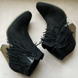 MIA black heeled booties